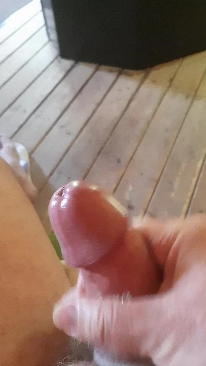 Sauna wixen im Sommer im Ruheraum.