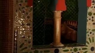 Twinks se divertindo em um hammam marroquino