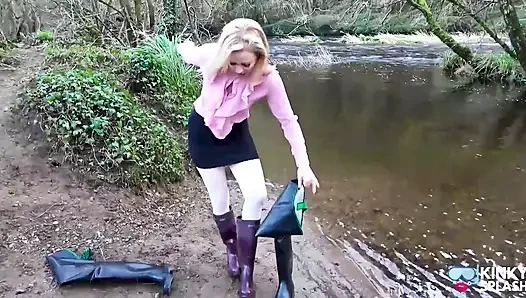Sekreterin beyaz taytı Waders'da sırılsıklam oldu yanlış gitti