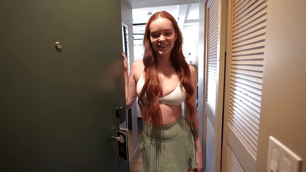 Fucking My Dad's Hot Young Girlfriend - Chloe Foxxe - Lev Lieben