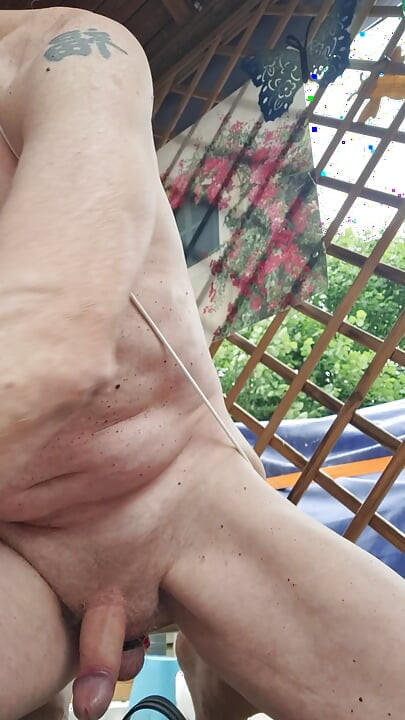 EXHIBITIONIST SEXSHOW BONDAGE ASSTOY JERKING WITH PRESSED AIR PISTOL INDUCED CUMSHOT