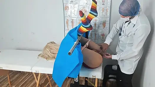 Гинеколог не знал, что его снимают!