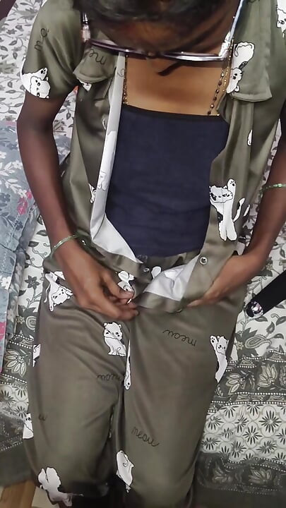 Stepdaughter Seduces Stepfather in House