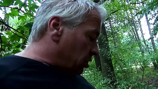 Tante semok bertato rambut pirang dientot habis-habisan sama kontol besar sampai dicrot di dalam!