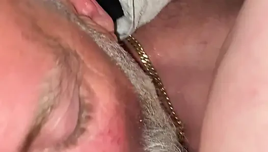 Muschi lecken und pissen