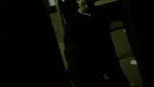 Klassische blondine wird vor einer gesichtsbesamung hart gefickt