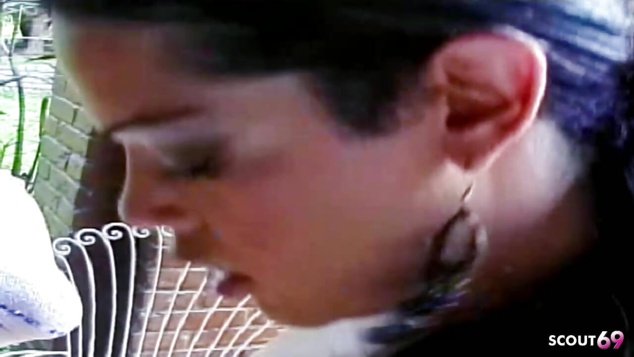 Pantat bahenol waria ini dientot habis-habisan sama kontol besar pria ini untuk pertama kalinya