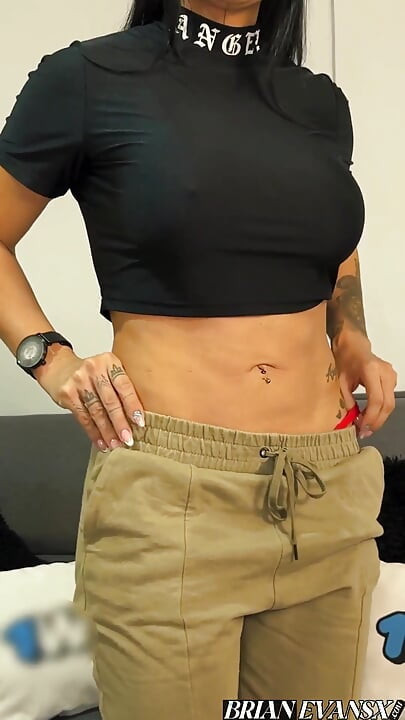 MILF Tetona Silvana Lee Se Sube Al Auto De Brian Evansx Para Terminar Follando En Casa