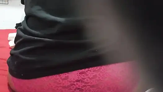 Я оставил запись мобильного телефона в комнате моей жены, и он был в его нижнем белье