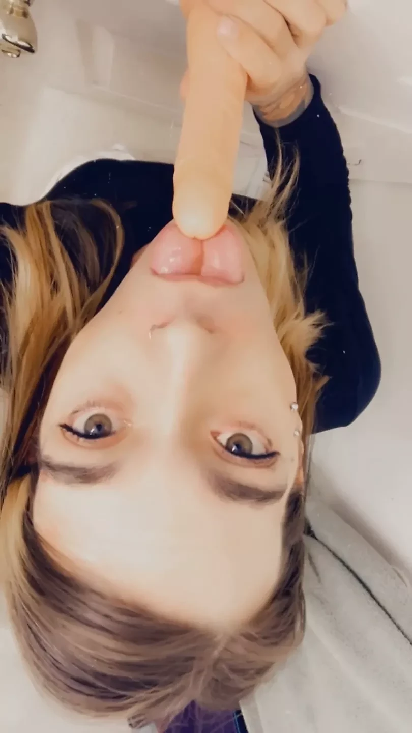 Đẹp tranny muốn có được bạn khó