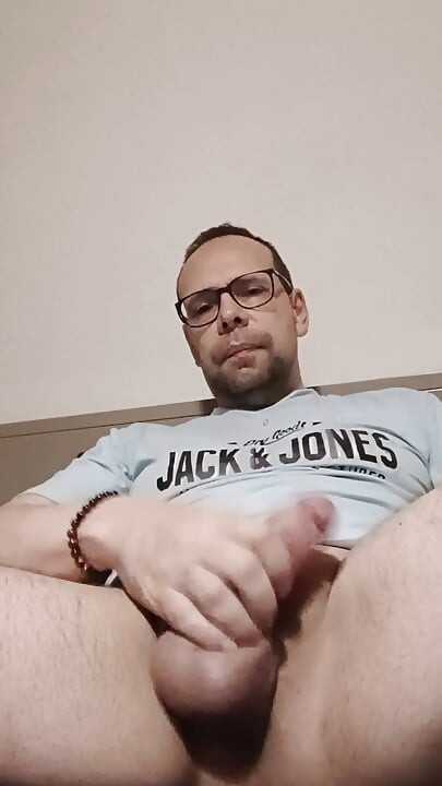 Vote yes or no in the comments for a moment with my cock