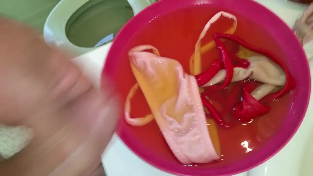 Panty piss