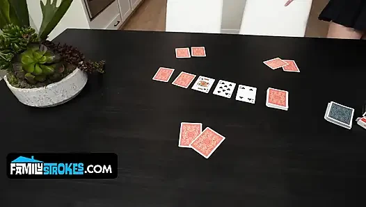 Koruyucu üvey kız kardeş Athena Heart üvey erkek kardeşini kurtarmak için zorbanın sikiş oyuncağı oluyor