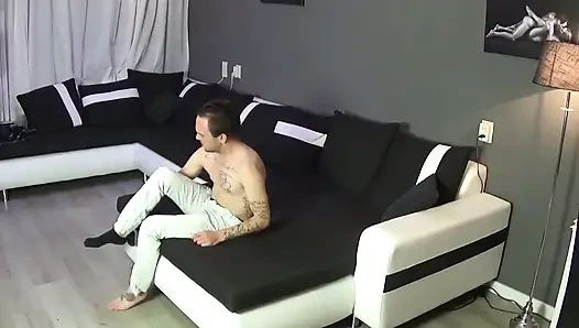 Melody zevki eve daha erken geliyor ve cheffie'i yakalıyor!