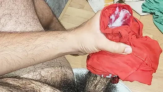 İç çamaşırımın içinde ayı dölleri