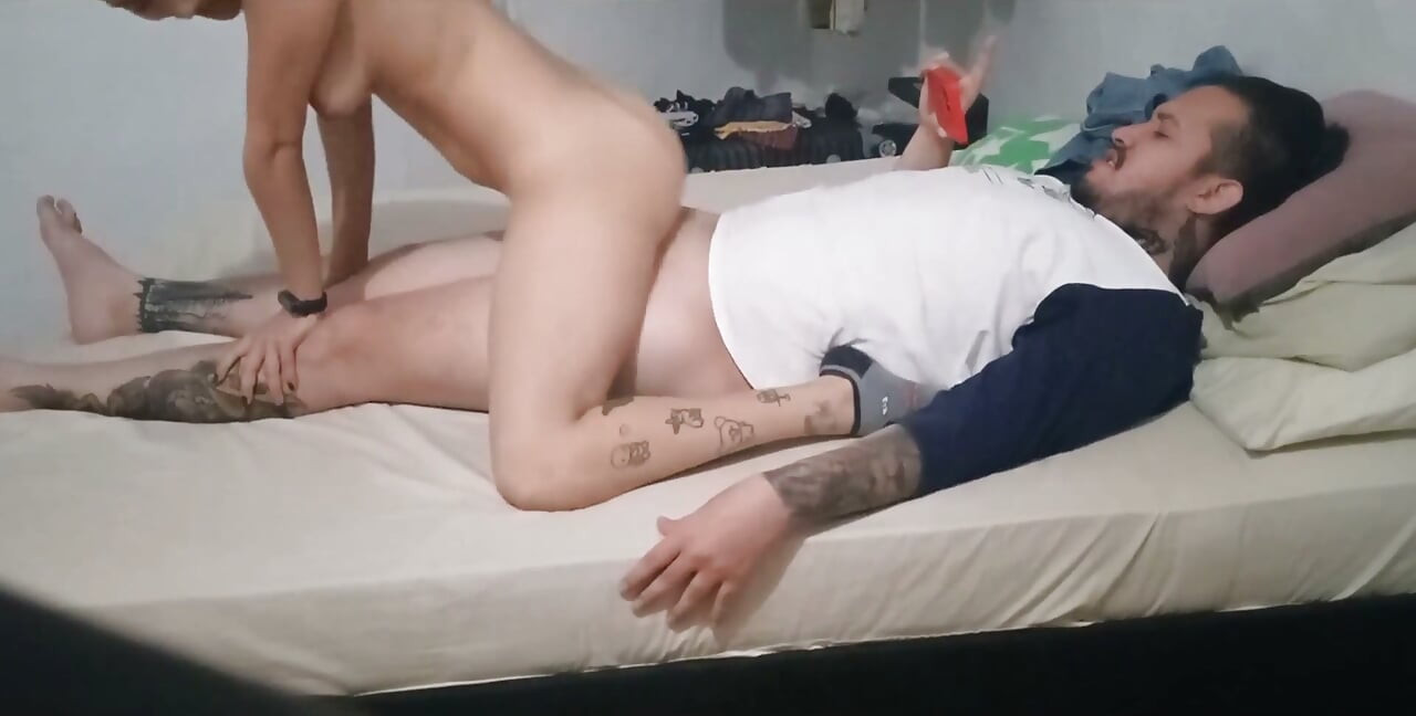 I Woke up in a Hot Babe's Bed and She Let Me Fuck Her Tight Holes