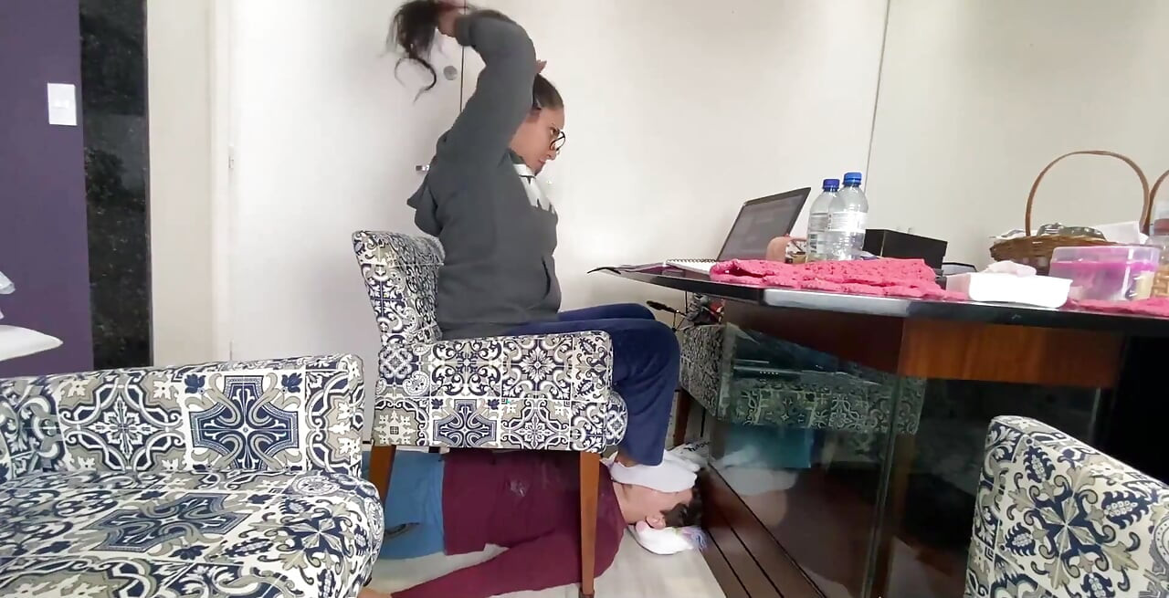 เทพธิดา Kiffa มีทาสในชีวิตจริงให้ใช้