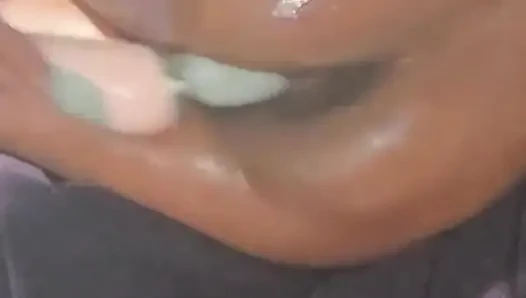 Kamu suka nggak sayang?