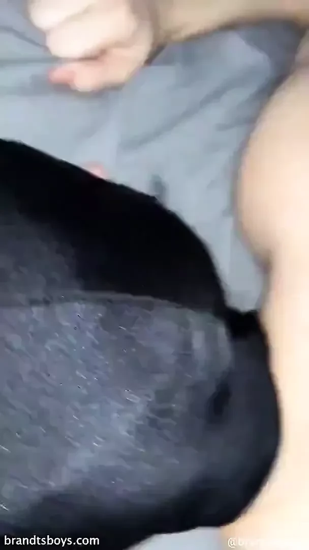 Delicioso activo barbón y nalgón