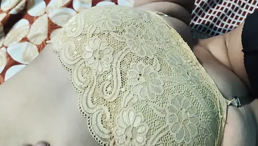 Adik tiriku yang hot.