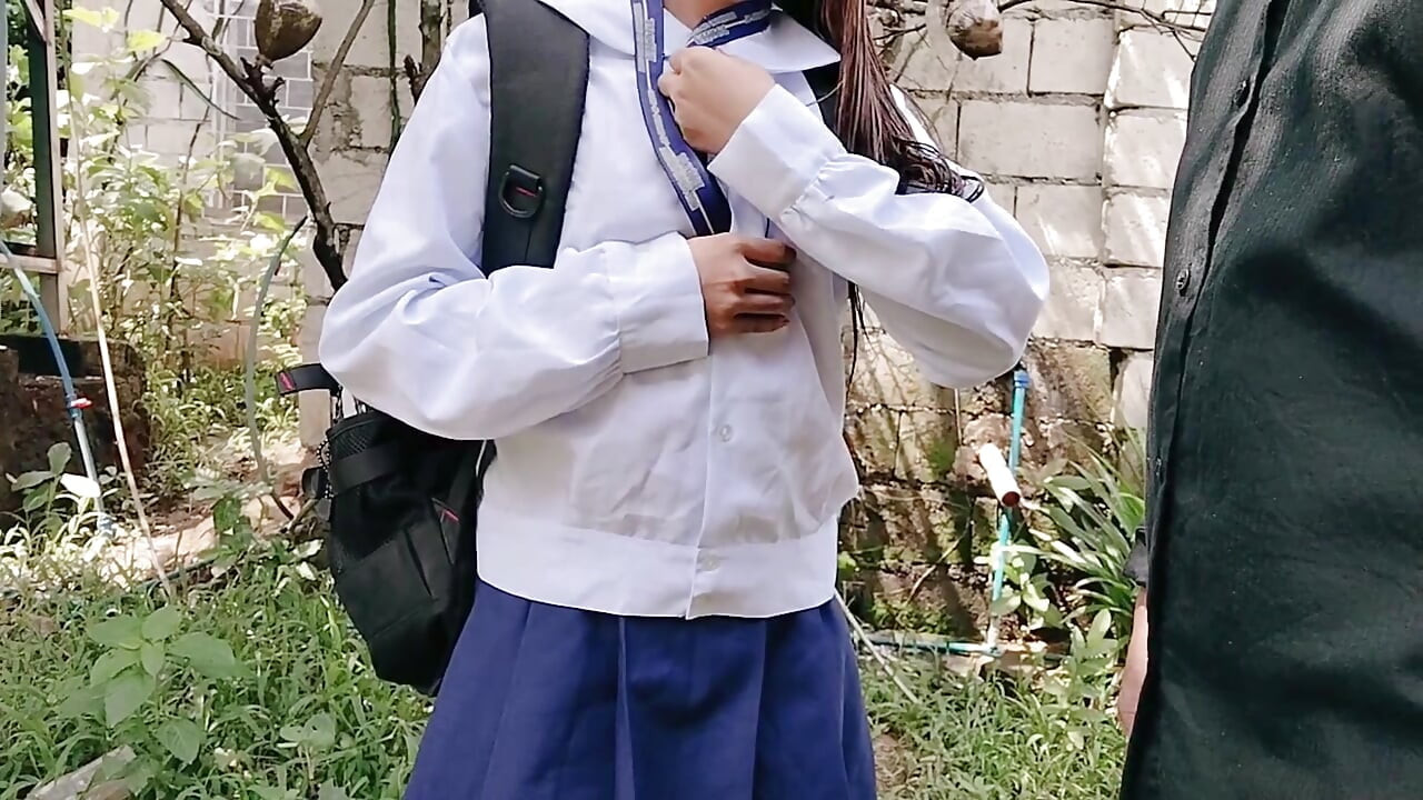 STUDENT AND TEACHER FUCK AT THE BACK OF SCHOOL