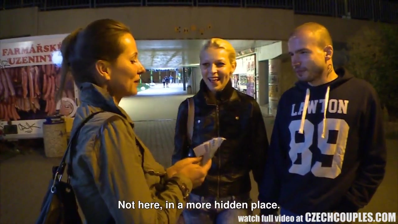 Gf交換のためにお金を稼ぐ美しいチェコ人ペア