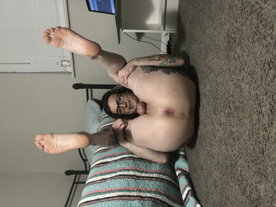 Sissy Tessa jerks you off with her feet! Footjob JOI
