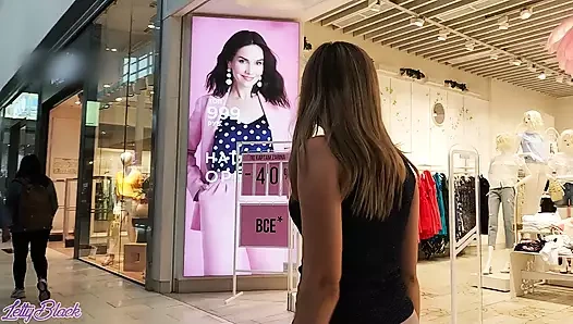 Alışveriş merkezinde oral dölleme - halka açık yerde güzellikle seks