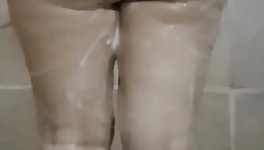WANITA TURKI LAGI MANDI!
