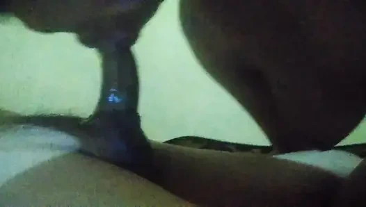 Жена соседа любит сосать член