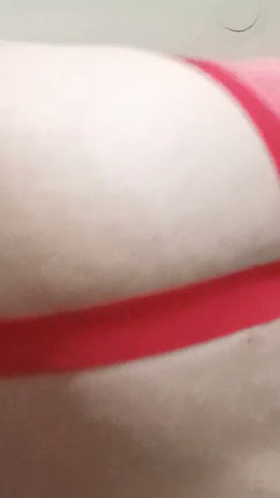 My ass wants cock and I'm hot waiting for it on all fours. | Clip 2