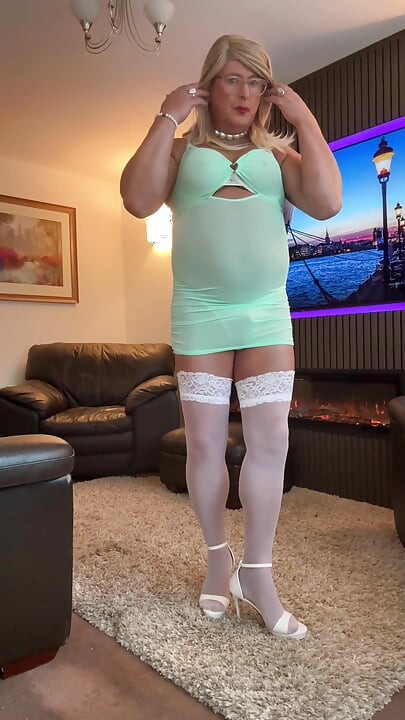 Sexy Crossdresser kellycd2022 in various sexy lingerie stockings and heels
