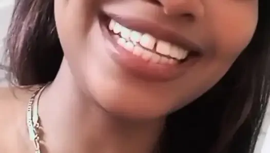 Arzu ve cazibe arasında... Çok fazla düşünmüyorum... Bana bak