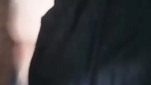 Büyük zenci yarağı azgın sürtüğü yemek yaparken poundtown'a götürüyor