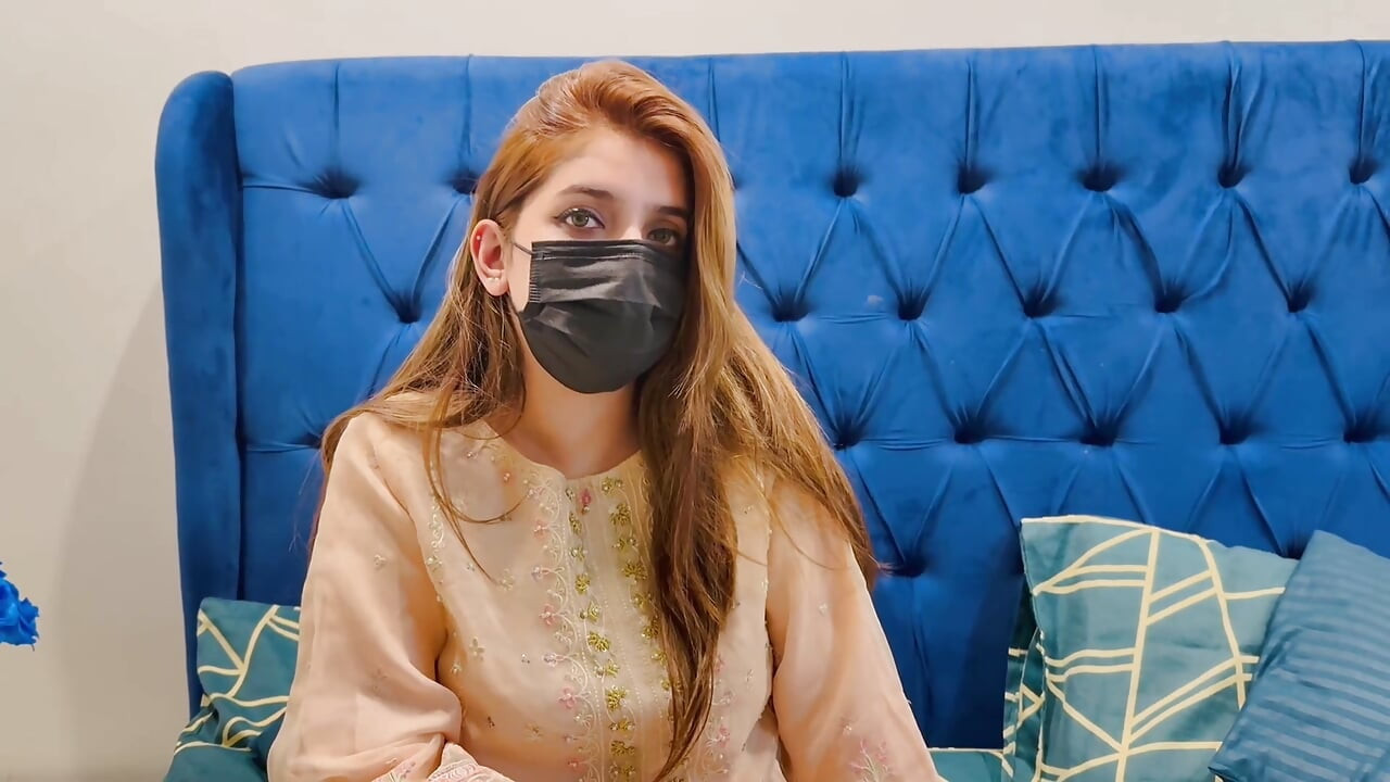 Üvey anne kocasını aldatırken yakaladı ve aldattı