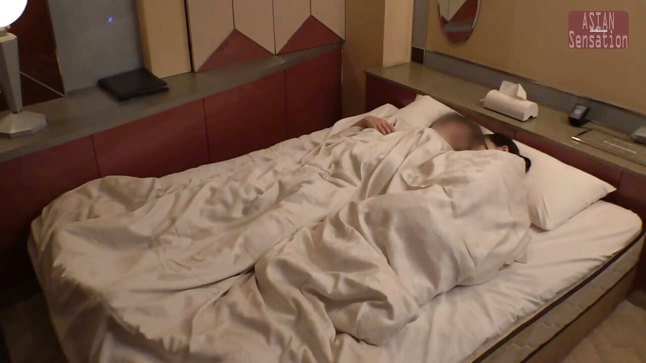 Shy Otaku Beauty Hinako's First Love Hotel Sex - Sweet, Awkward and Two Raw Loads - Part2