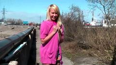 Die schönsten russischen Mädchen sind auf der Straße