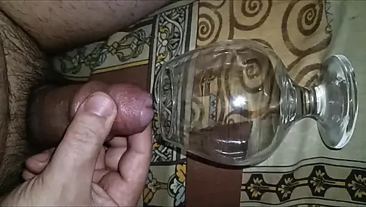 Muhteşem yavaş boşalma derlemesi 4. Bardağın içine boşal.