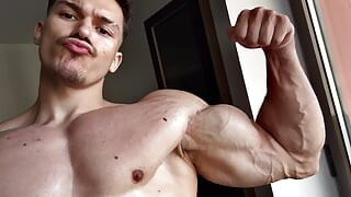 Hung Gym God Unveils His Thick Cock