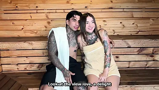 Meine Nachbarin lässt mich allein mit ihrem Freund und wir ficken in der Sauna