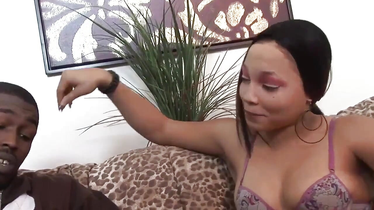 サンシャインさん、黒人のチンポに抱かれて中出し