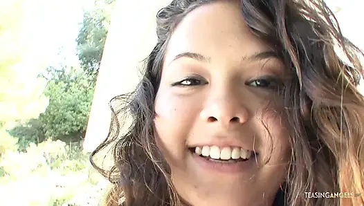 Cewek cantik dengan garis kecokelatan menunggangi kontol keras setelah disetubuhi wajahnya