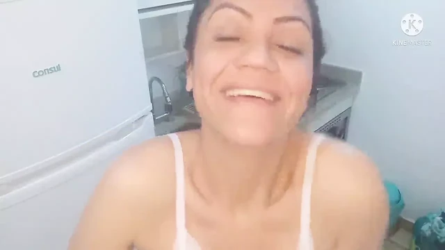 Acordei Agora e estou fazendo um cafe