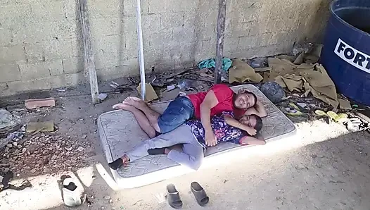 Lesbian Di Teras