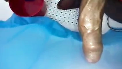 Sikim o kadar sıcak ki sigarayı bırakıyor