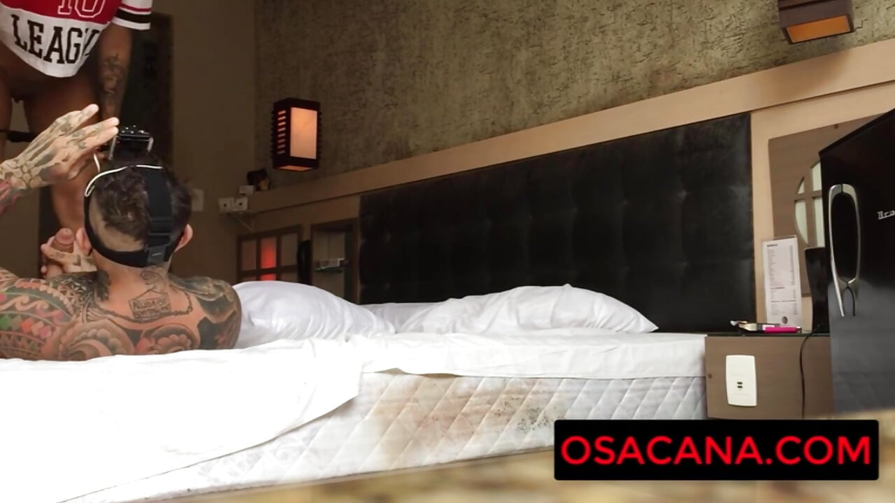 Άτακτη κοπέλα στο γυμναστήριο