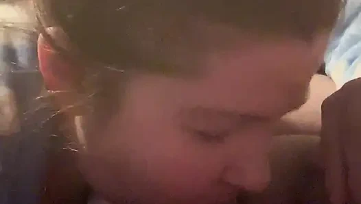 Den schwanz des freundes lutschen