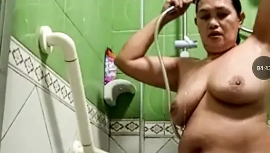 Ini biasa bagi kita untuk bercinta di pagi hari
