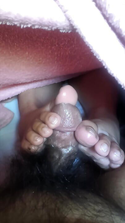이 피나이는 재능있는 토이를 가지고 있는 시트 아래 - 02
