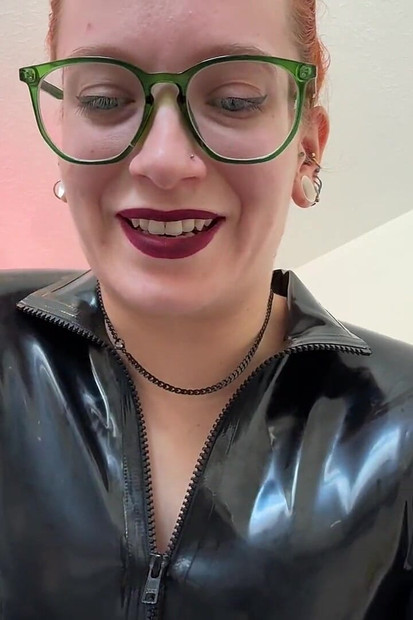 Dipenjarakan oleh Sisterhood: Stok pembiakan untuk Feral Futa